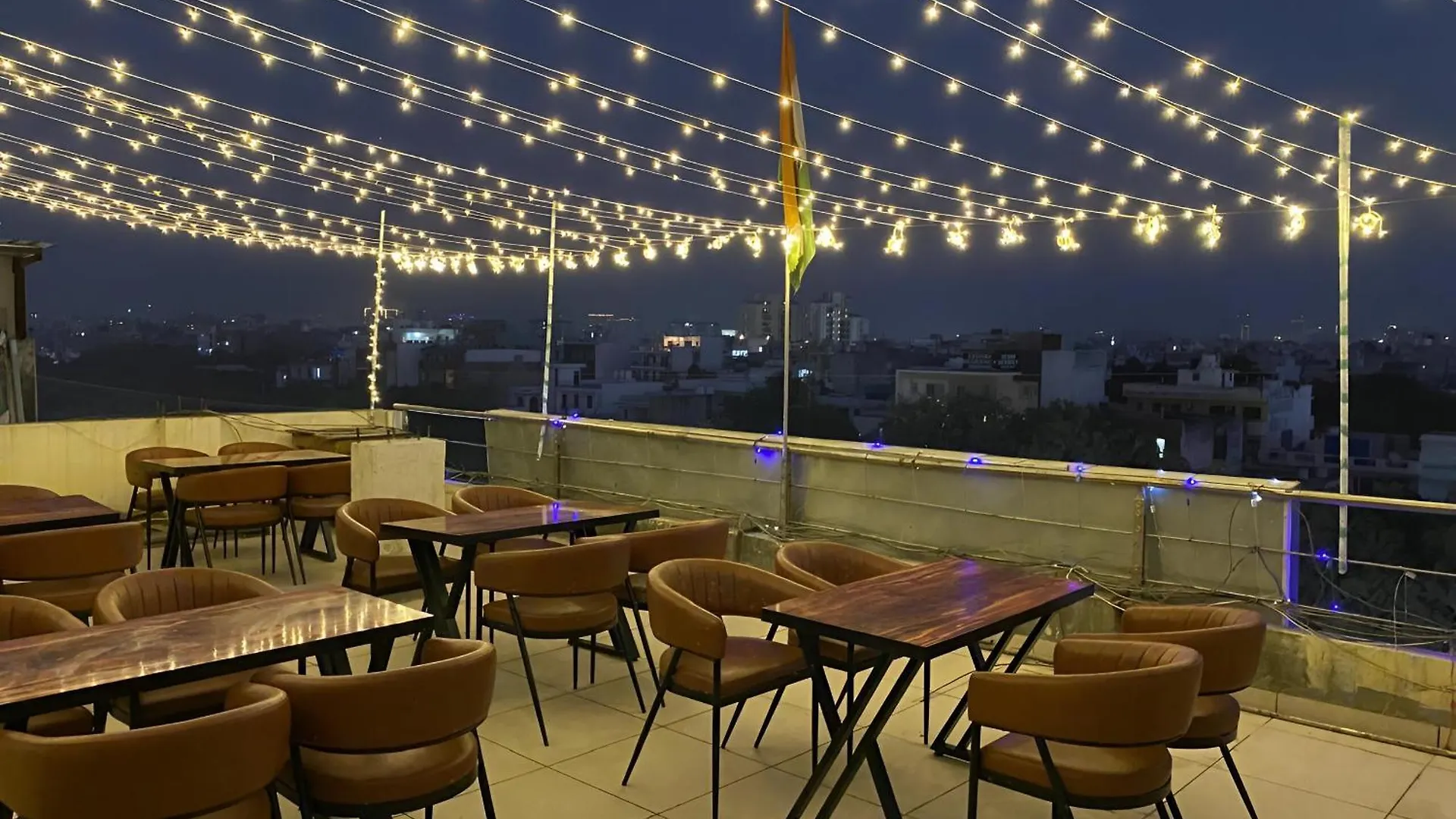Oyster Pearl Hotels & Banquets- Sector 39 Gurgaon Near Medanta Medicity