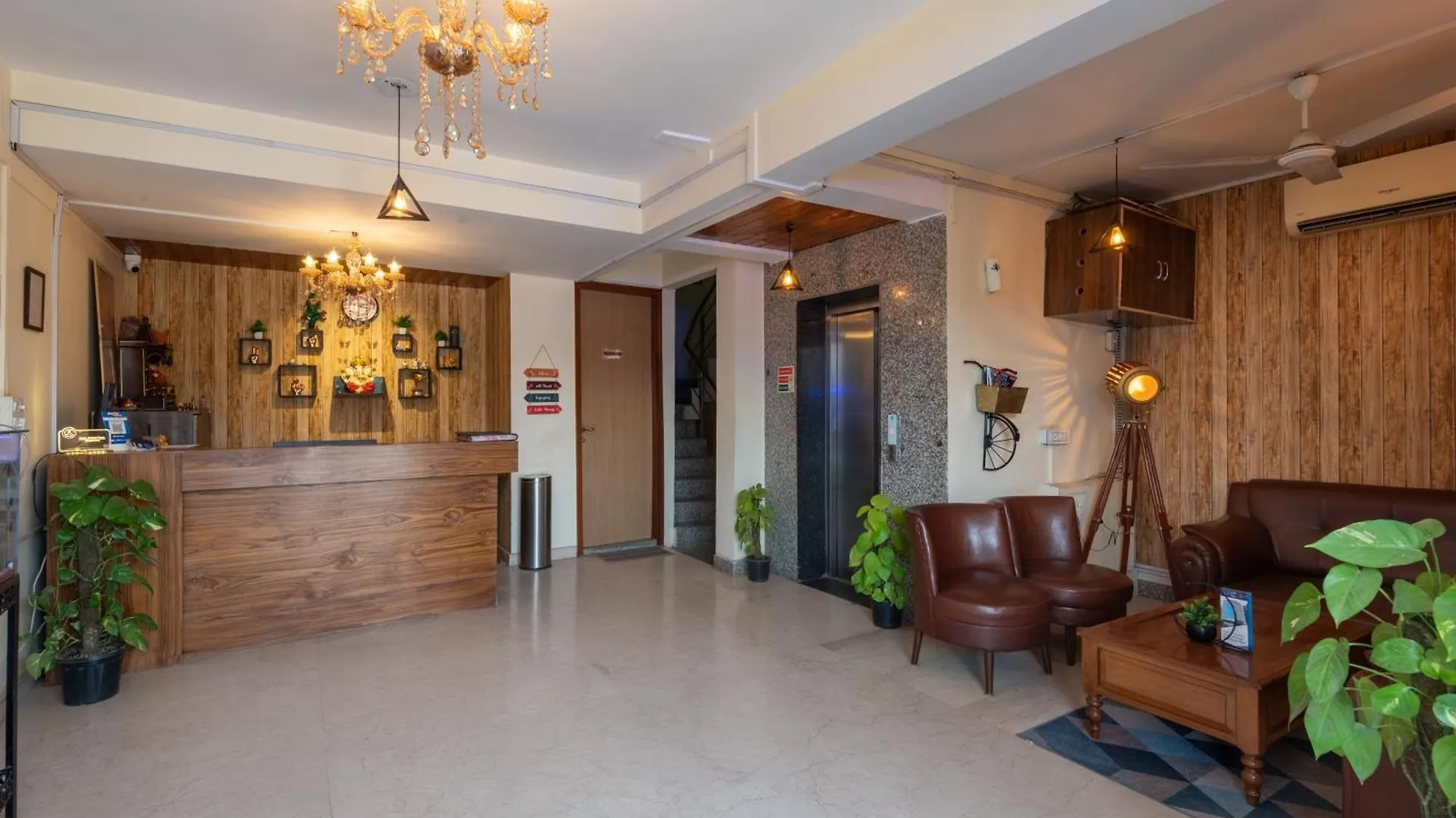 Oyster Pearl Hotels & Banquets- Sector 39 Gurgaon Near Medanta Medicity 3*,