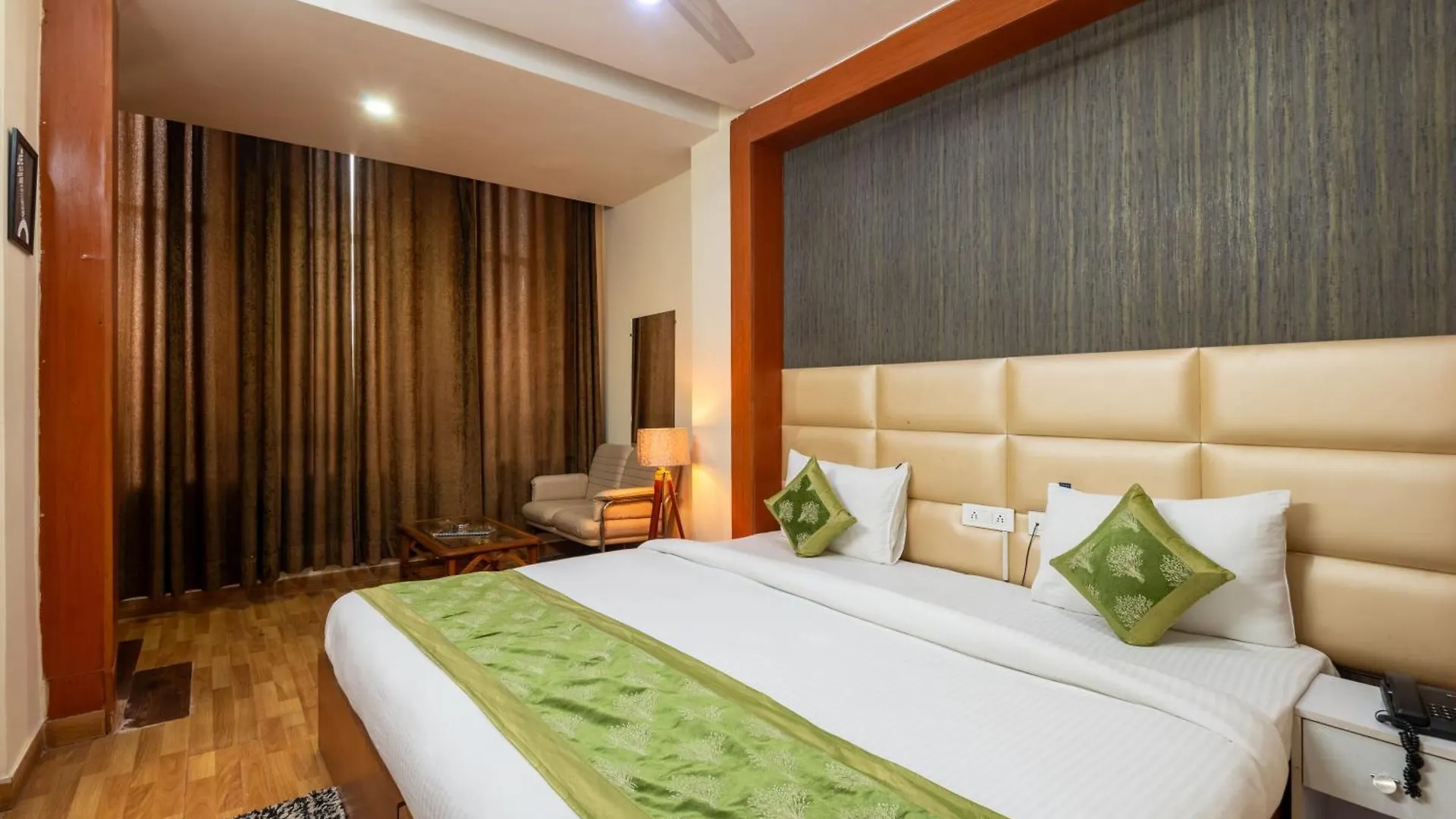 Oyster Pearl Hotels & Banquets- Sector 39 Gurgaon Near Medanta Medicity