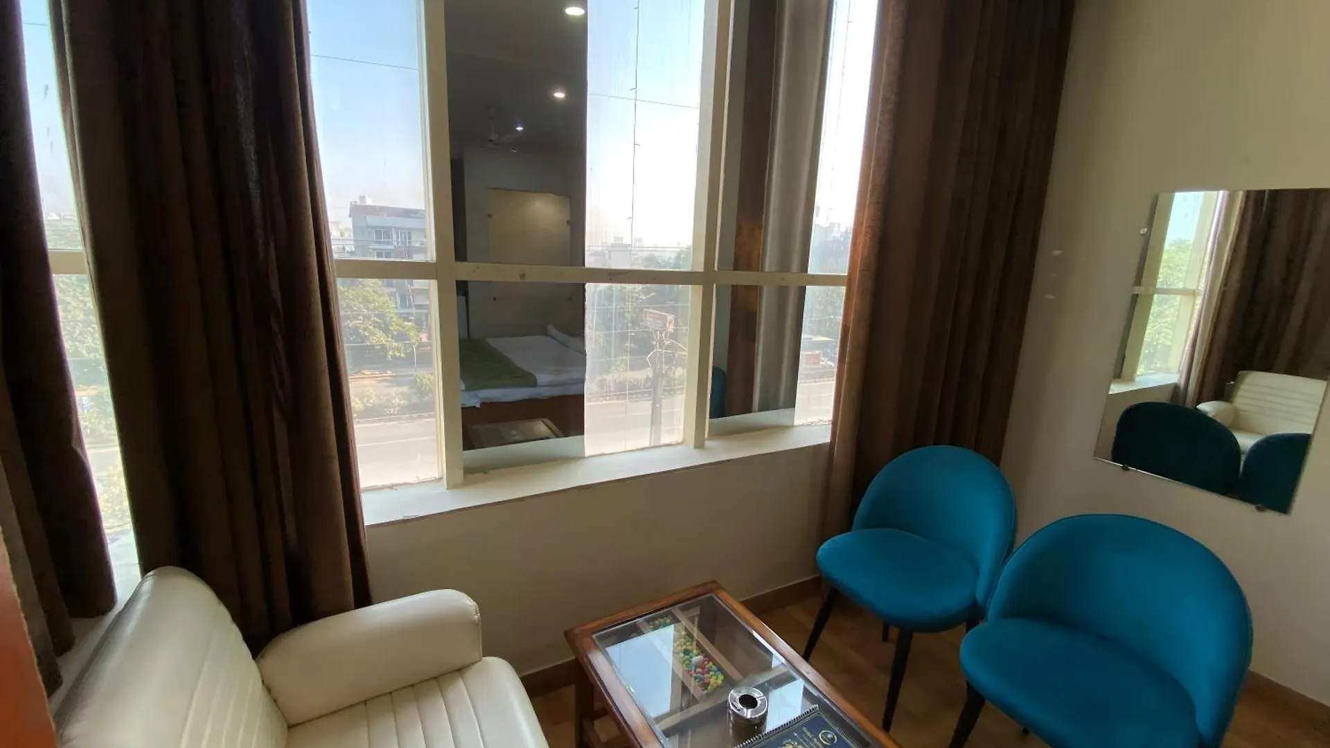 Oyster Pearl Hotels & Banquets- Sector 39 Gurgaon Near Medanta Medicity