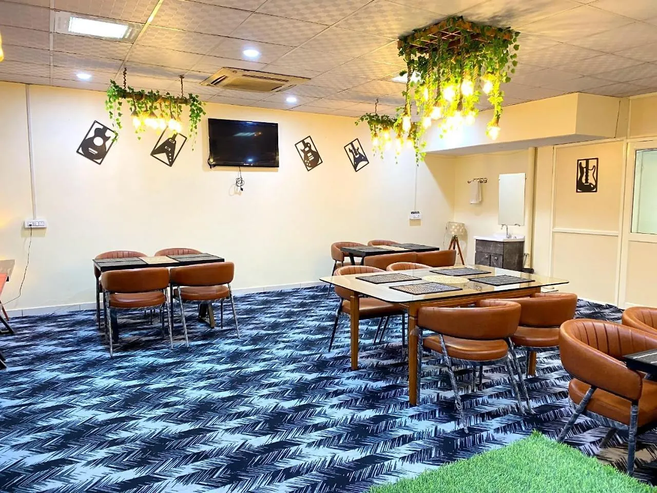 Oyster Pearl Hotels & Banquets- Sector 39 Gurgaon Near Medanta Medicity Índia