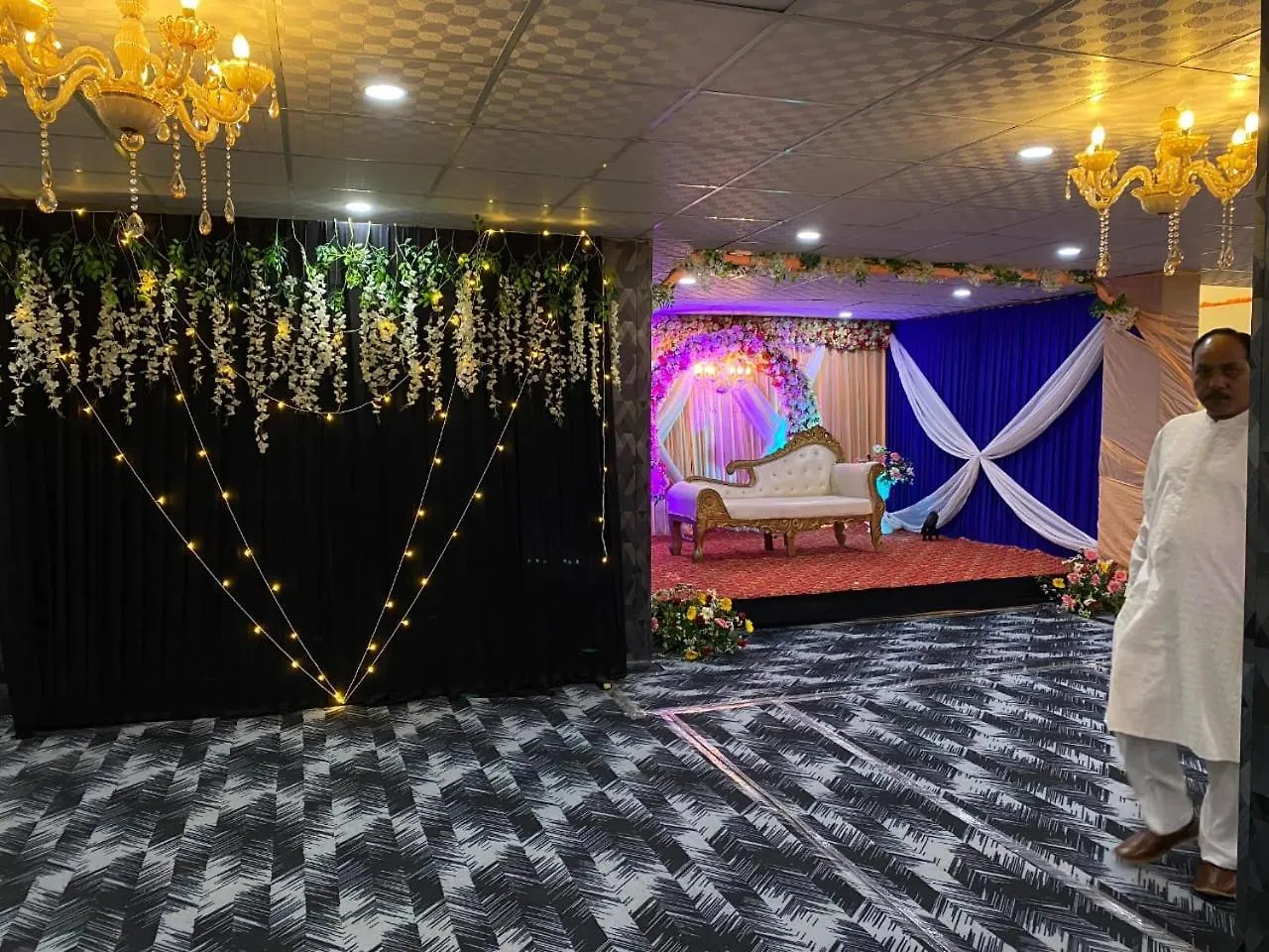 Oyster Pearl Hotels & Banquets- Sector 39 Gurgaon Near Medanta Medicity 3*,  Índia